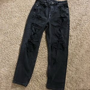 American Eagle AE Strigid Ripped Mom Jean